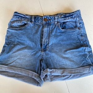 O’Neill Women’s Denim Shorts Size 30 with Rolled leg